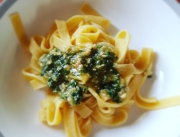 Błyskawiczne tagliatelle z pesto domowej roboty